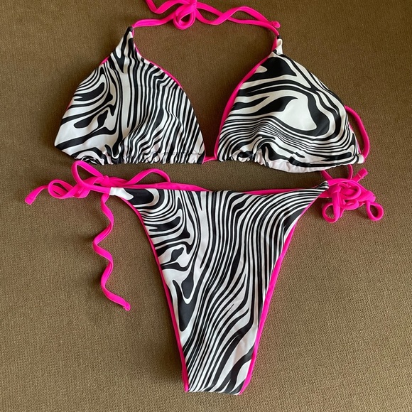 Bikini Set - Picture 1 of 5